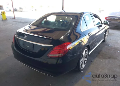 2018 Mercedes-Benz C 300 из США, поврежденный, VIN 55SWF4JB2JU276911